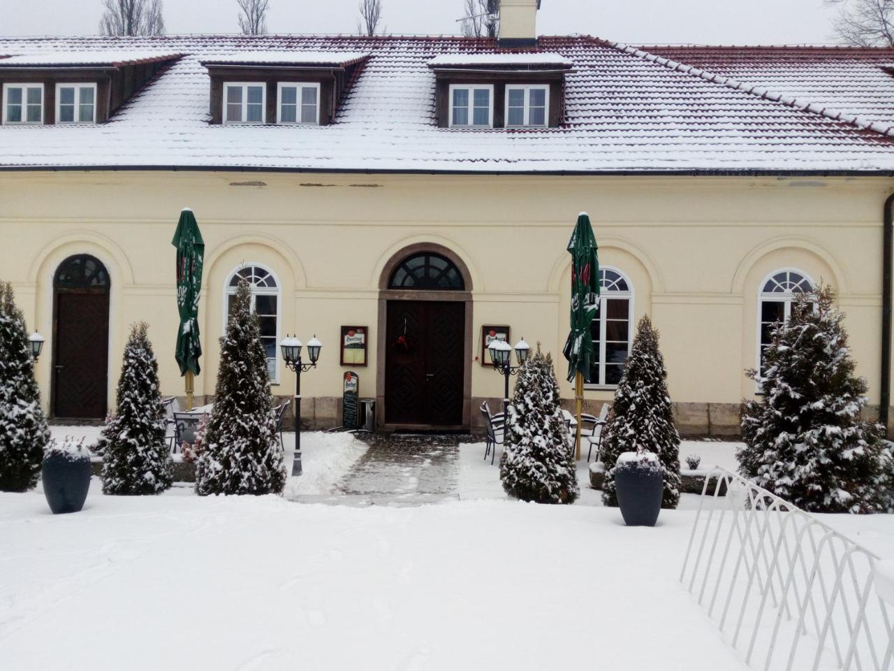 Zamecky Hotel Metternich Velka Hledsebe Exterior photo